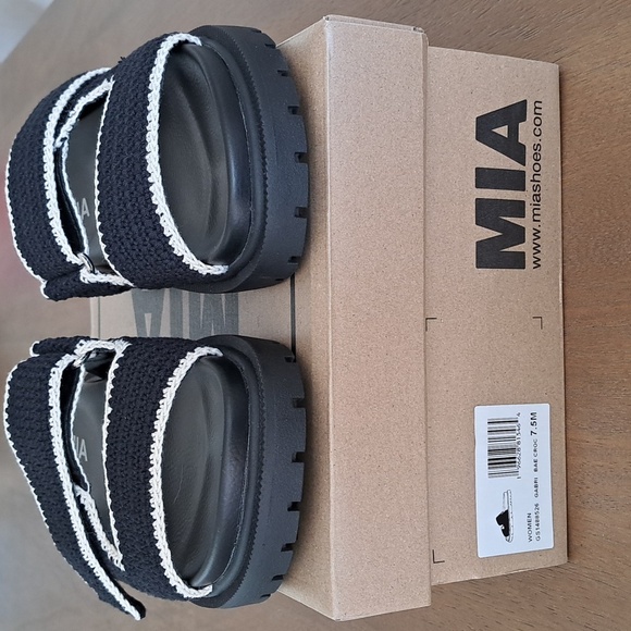 MIA Gabri Women's Knit Sandal - Color: Black / White - Size: 7.5 - Picture 3 of 9